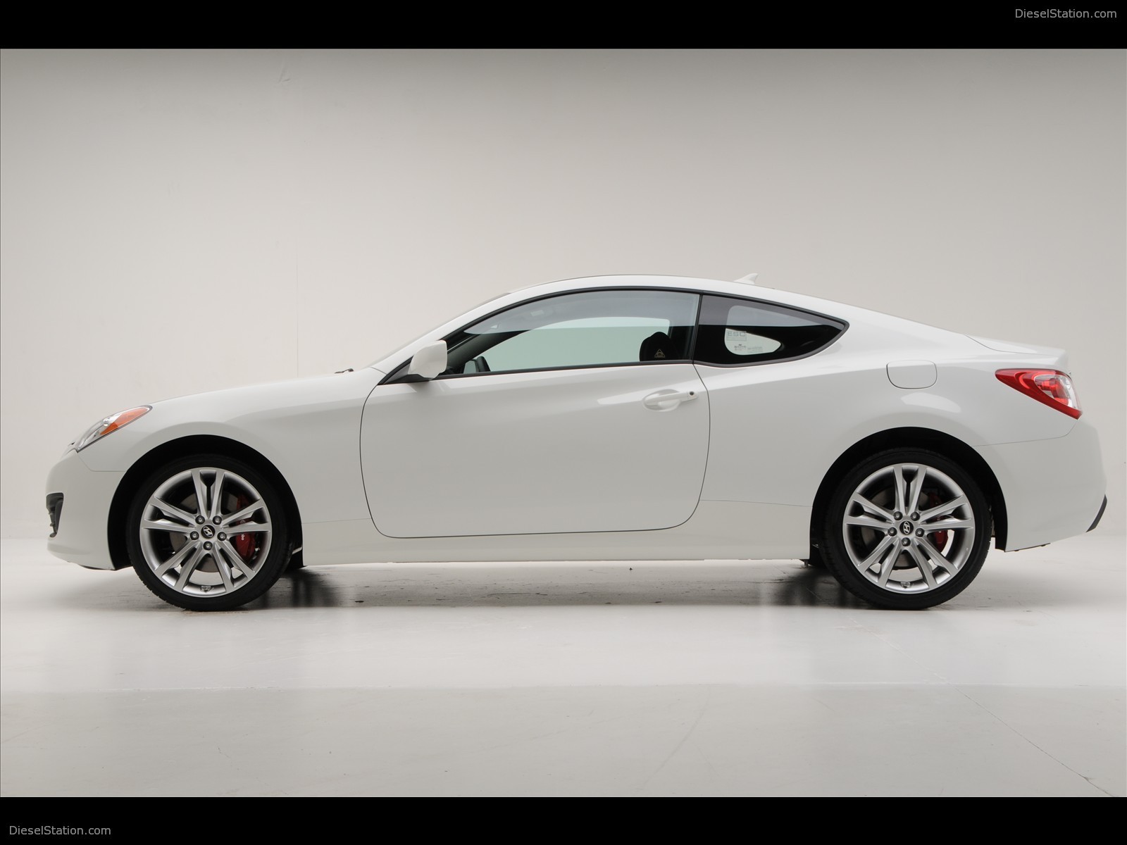 Hyundai Genesis Coupe R-Spec
