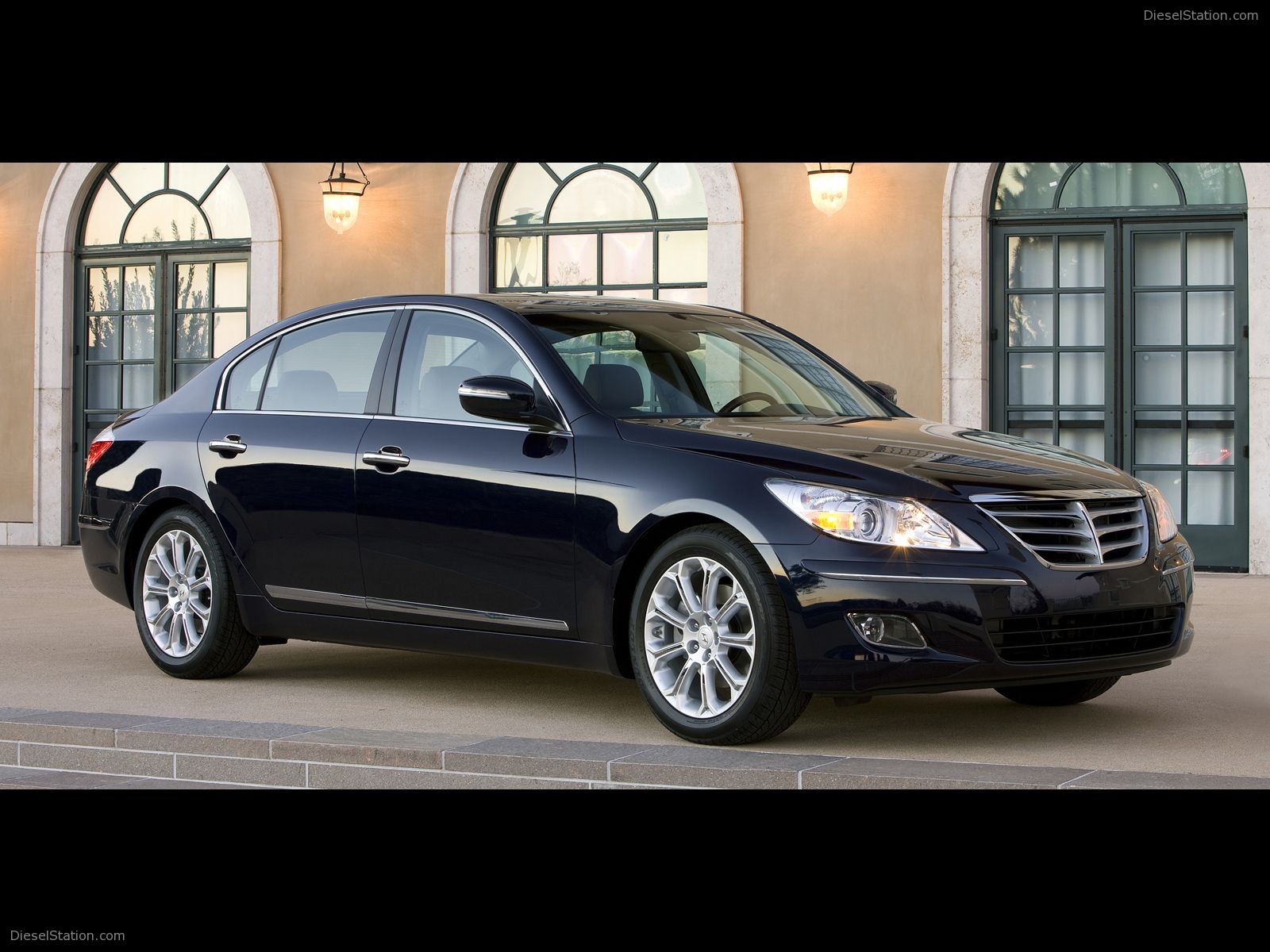 Hyundai Genesis Sedan Pictures