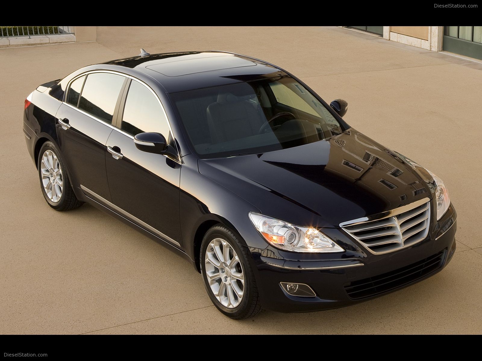 Hyundai Genesis Sedan Pictures
