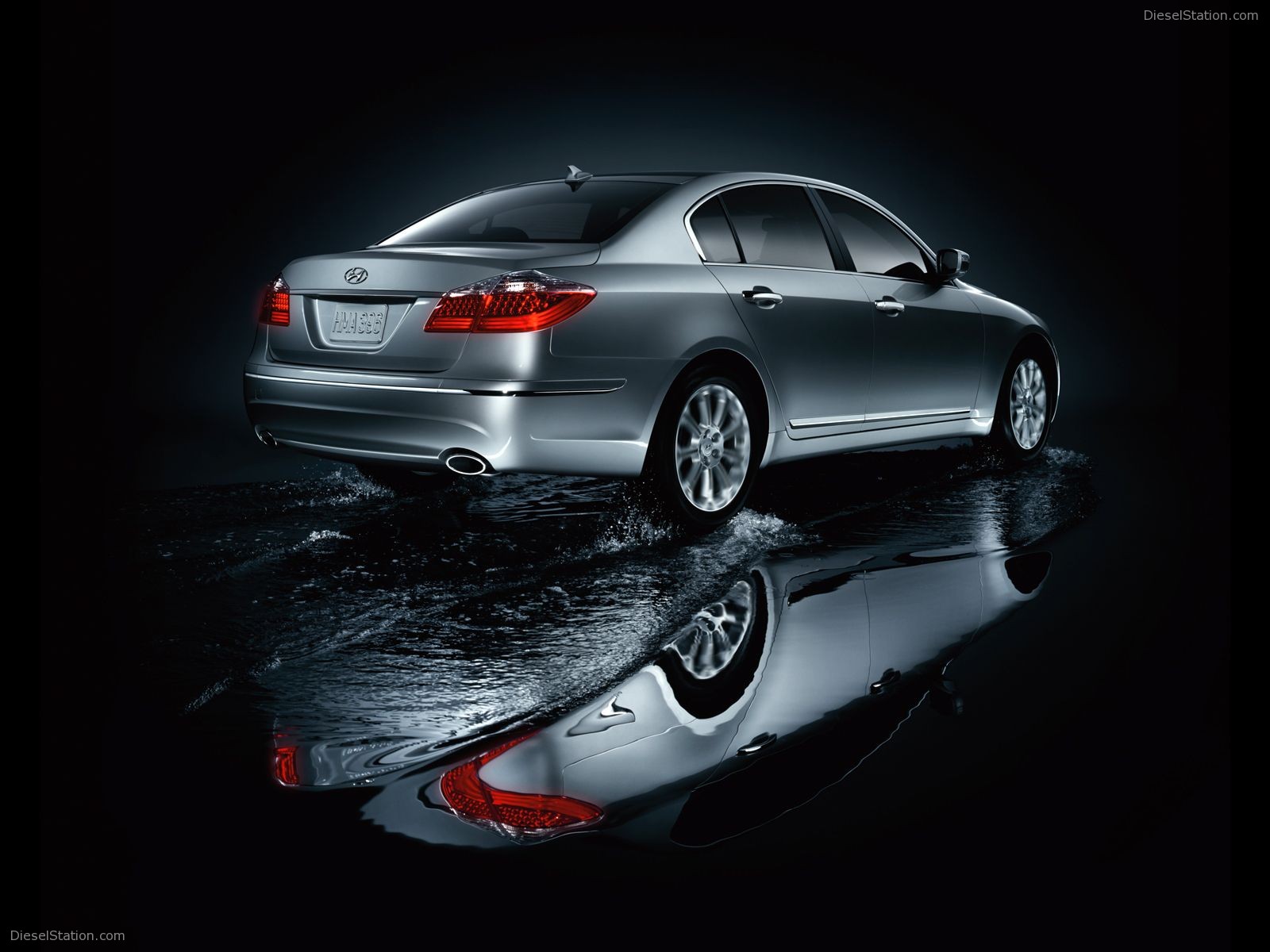 Hyundai Genesis Sedan Pictures