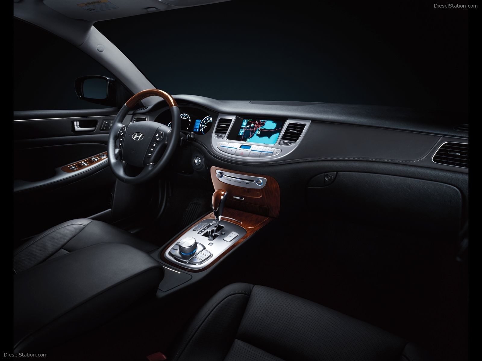 Hyundai Genesis Sedan Pictures