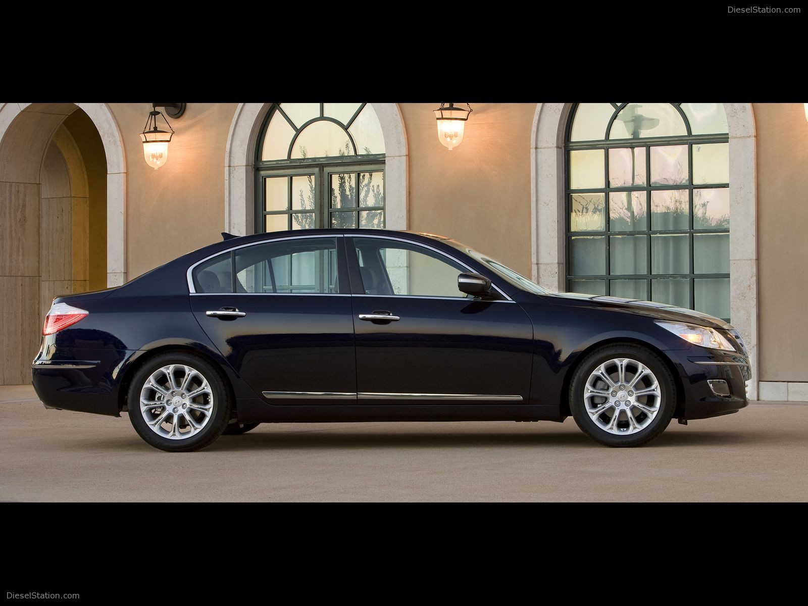 Hyundai Genesis Sedan Pictures