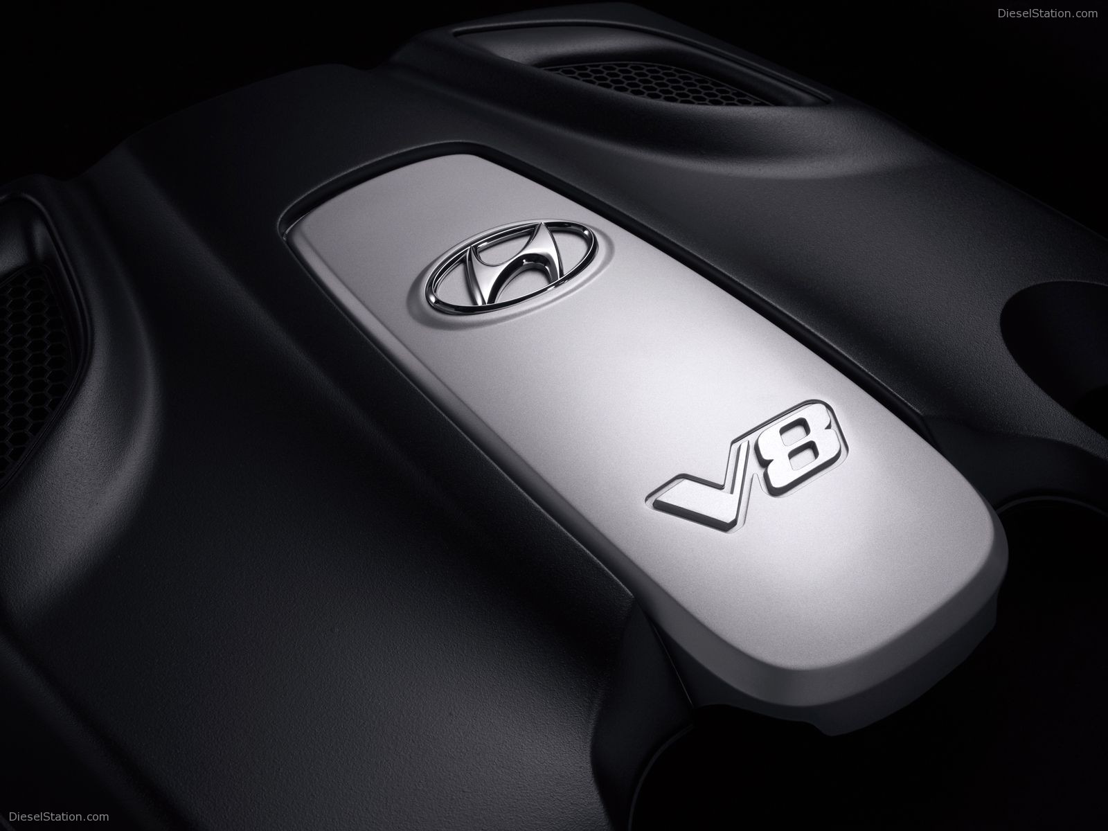 Hyundai Genesis Sedan Pictures