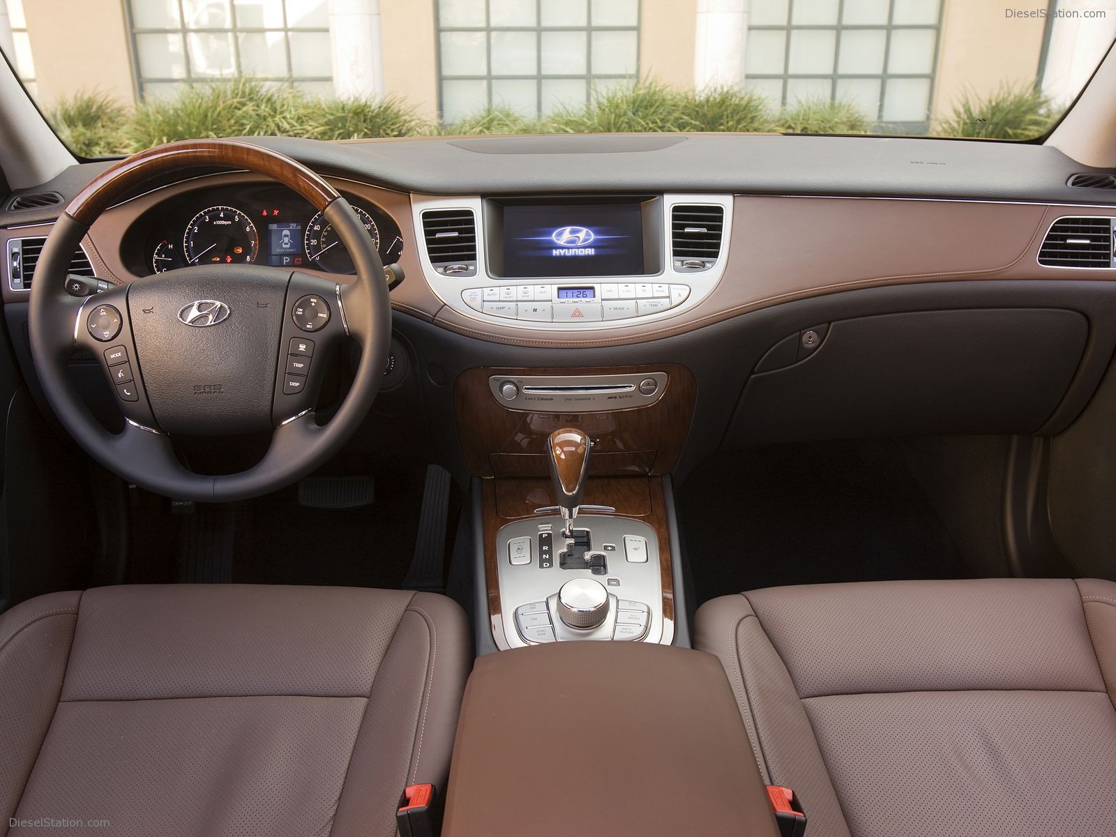 Hyundai Genesis Sedan Pictures