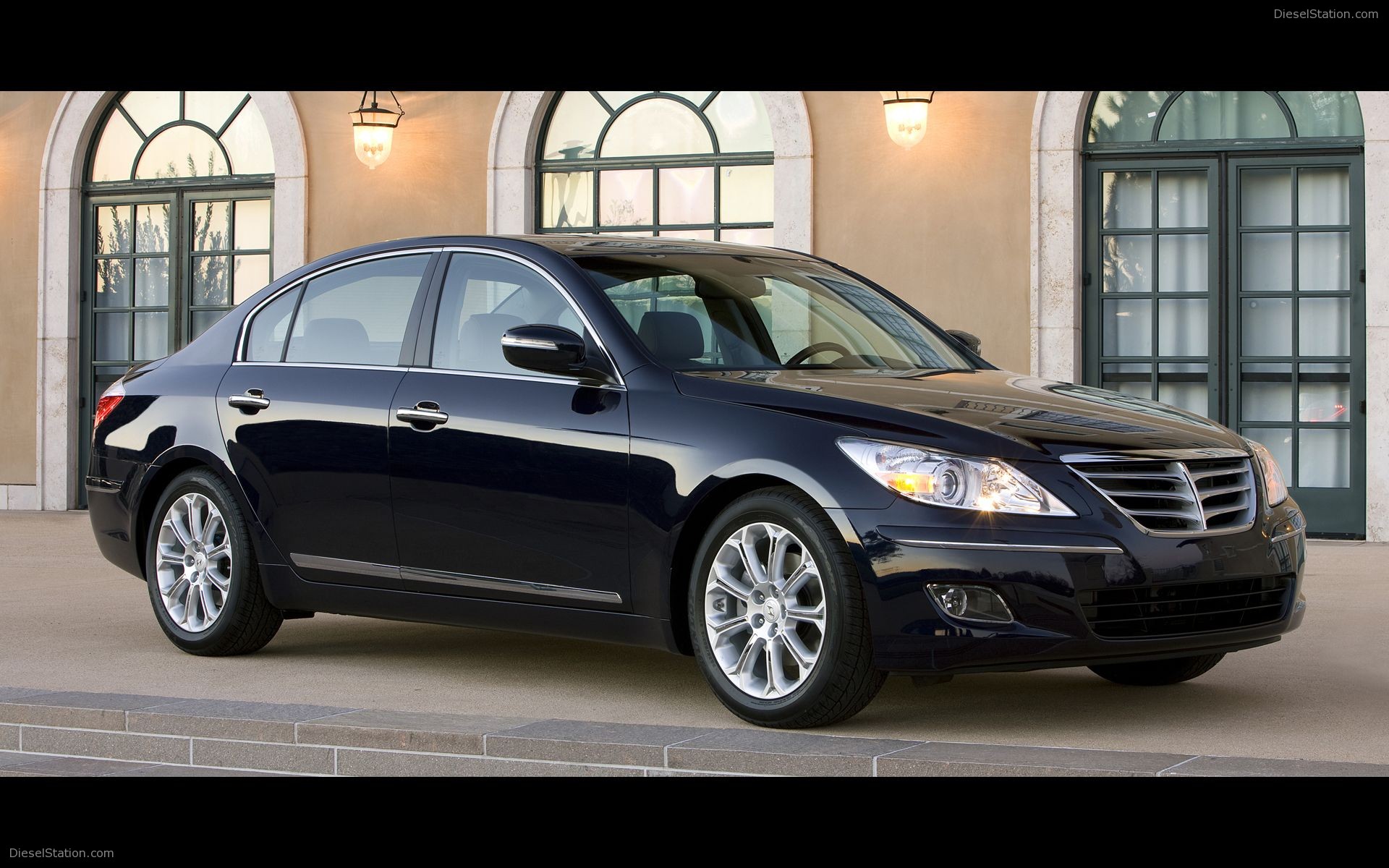 Hyundai Genesis Sedan Pictures