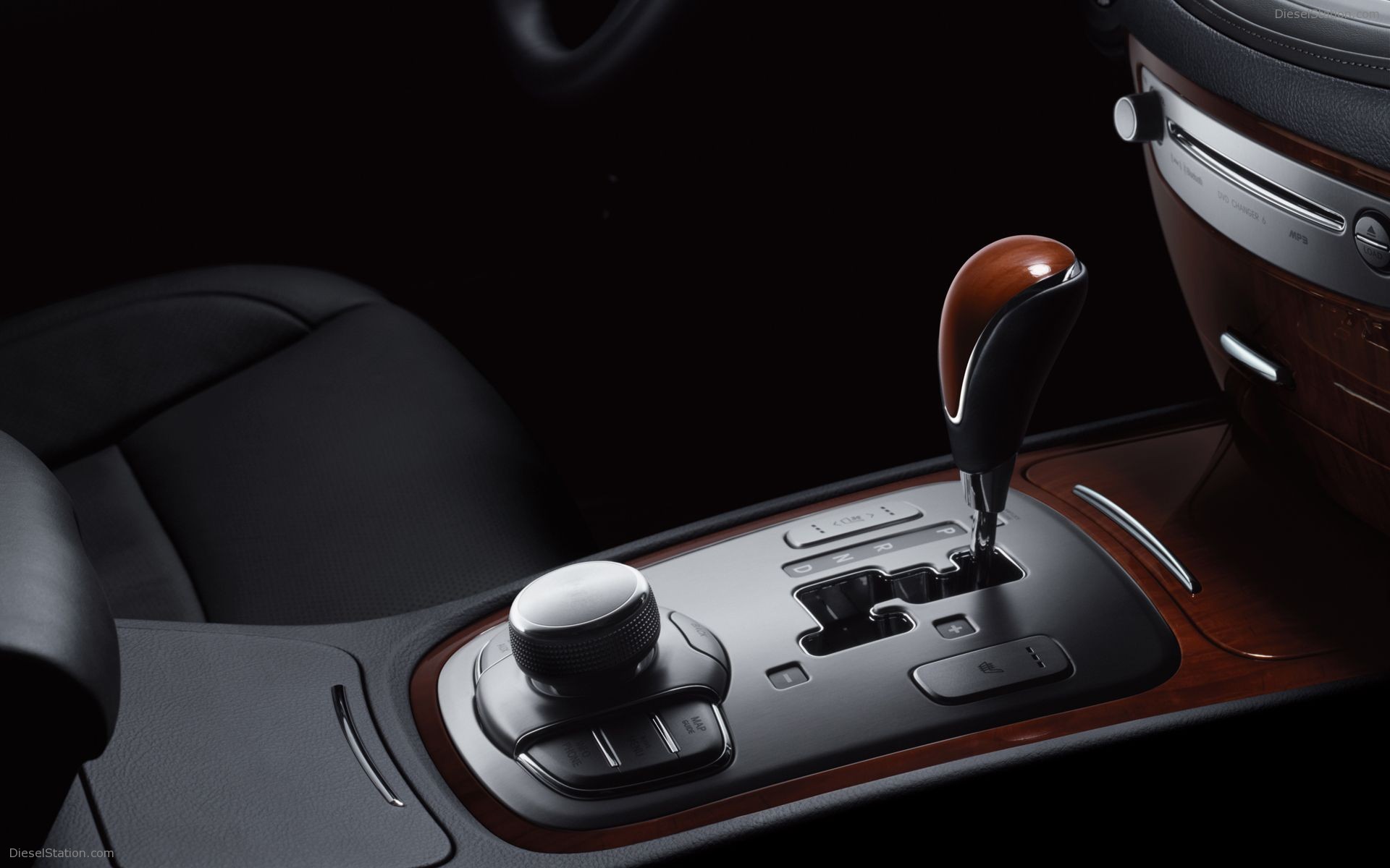 Hyundai Genesis Sedan Pictures
