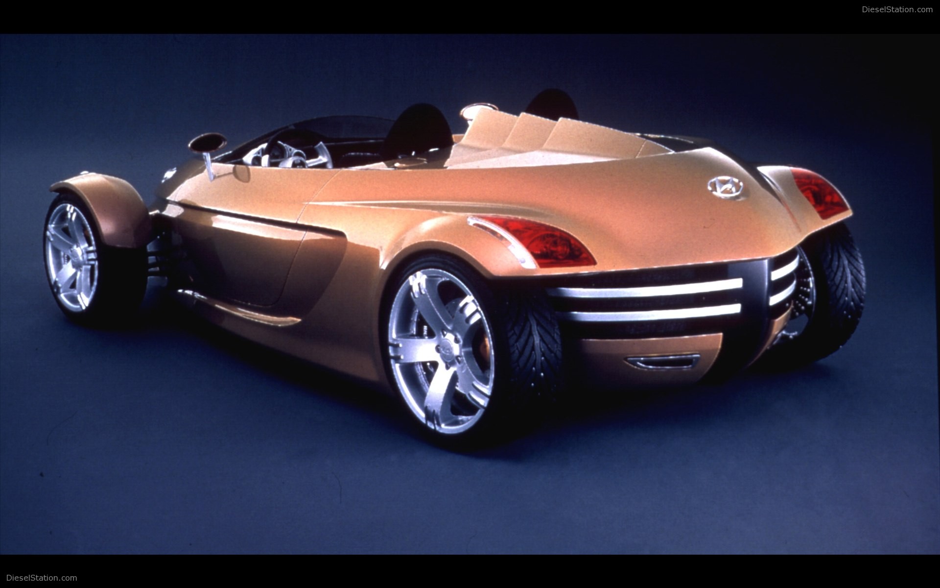 Hyundai Neos Concept 2000