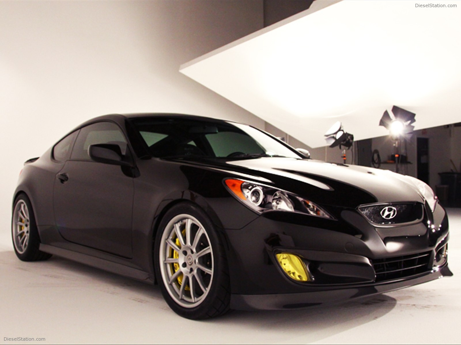 Hyundai RMR RM500 Genesis Coupe 2012
