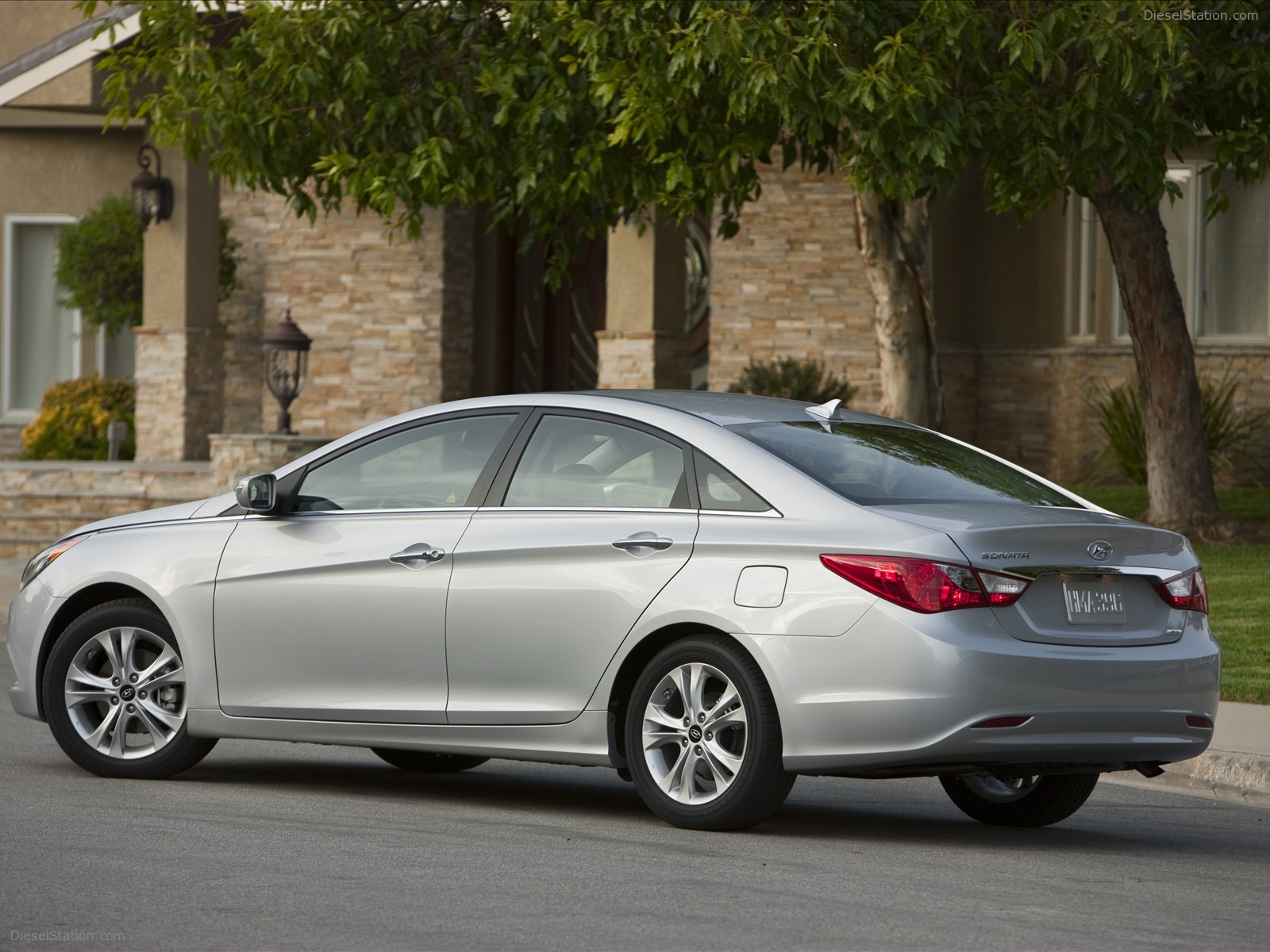 Hyundai SONATA 2011