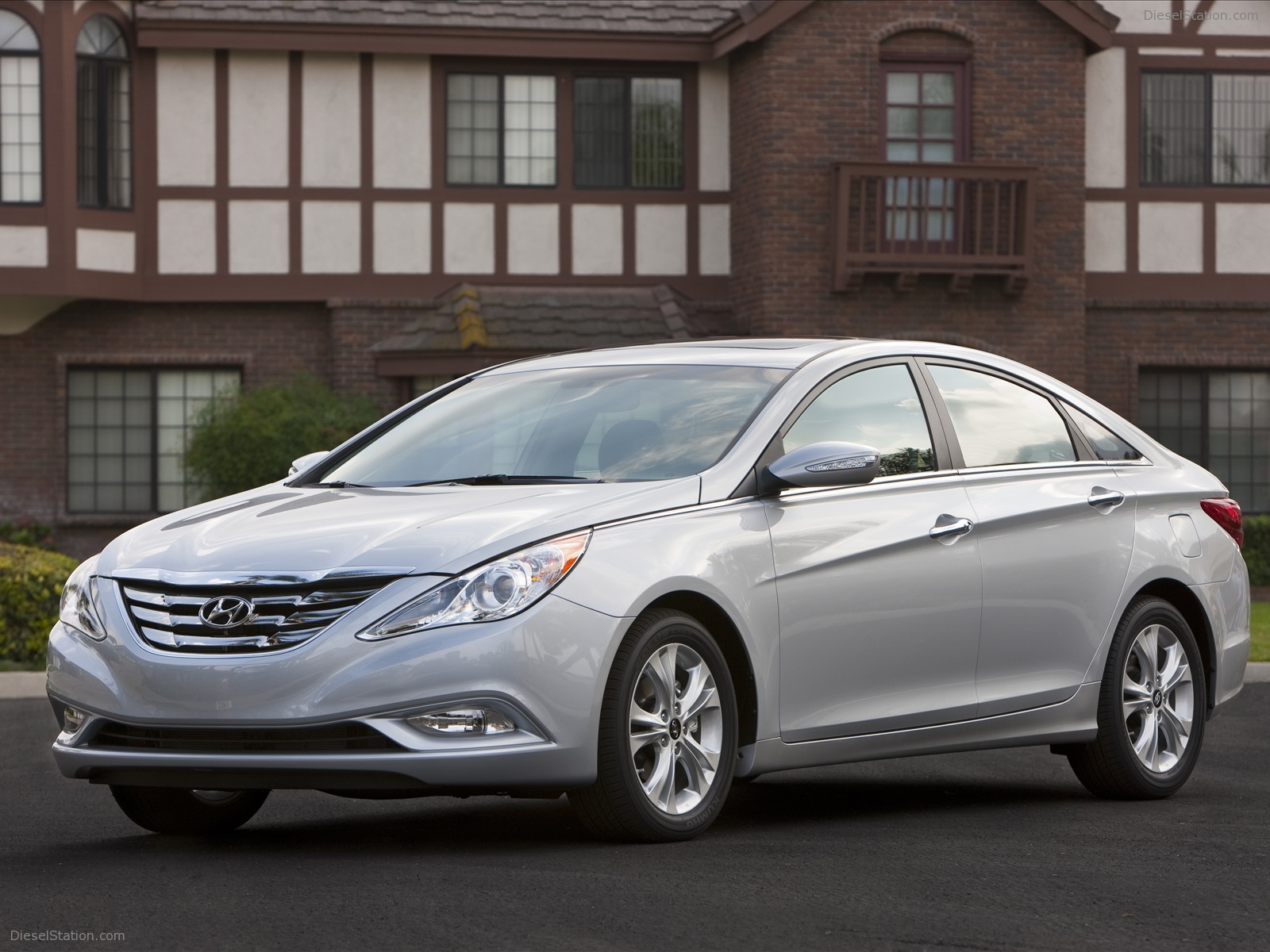 Hyundai SONATA 2011