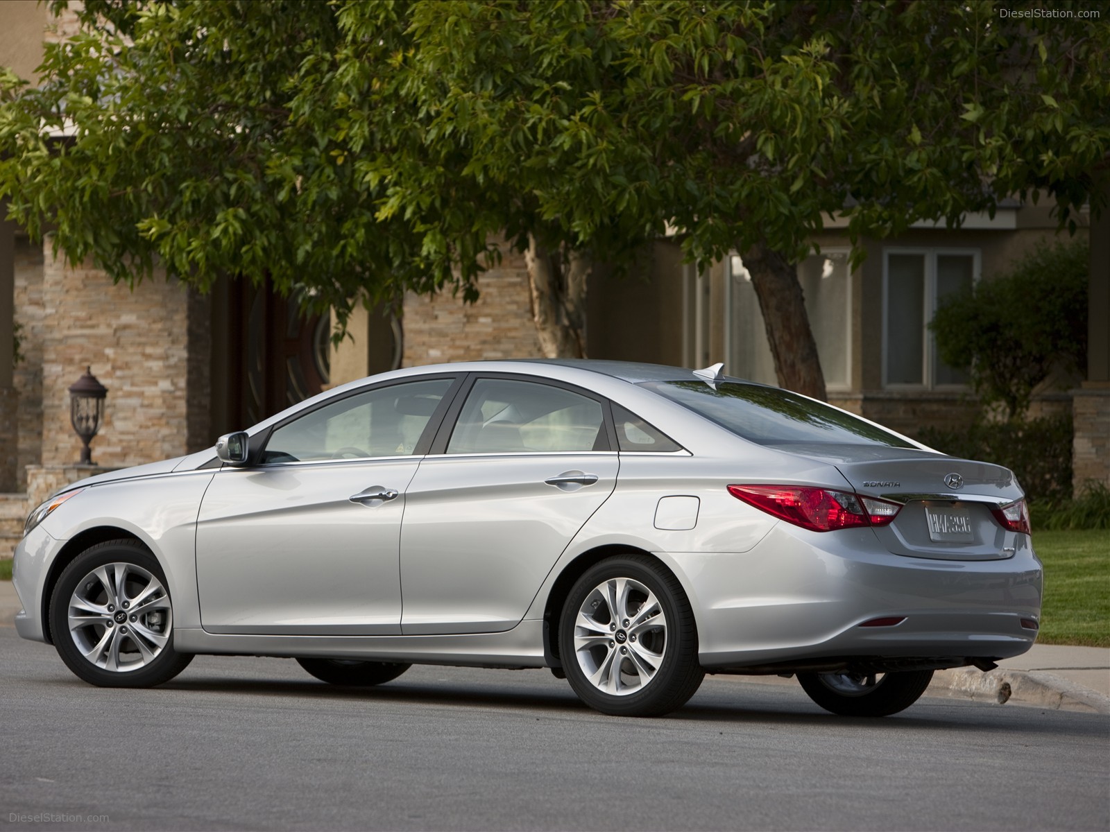 Hyundai SONATA 2011
