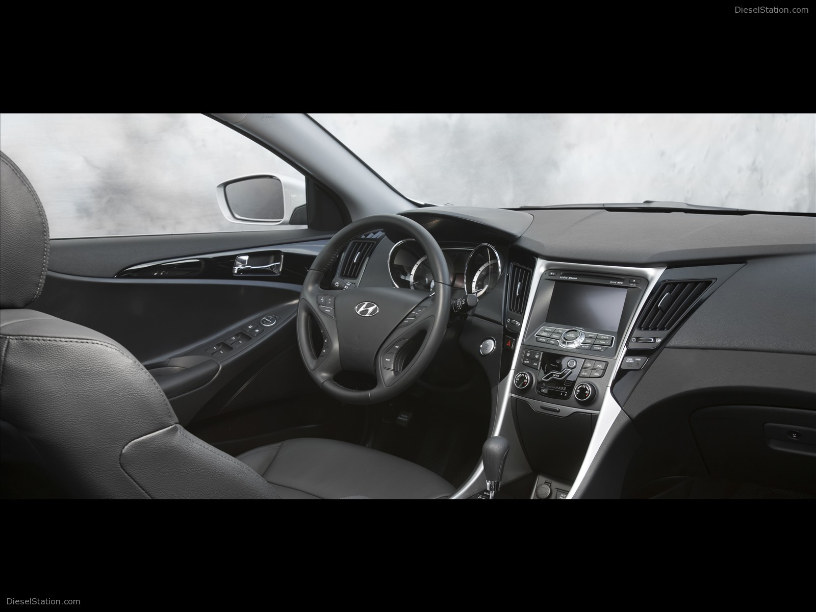 Hyundai SONATA 2011