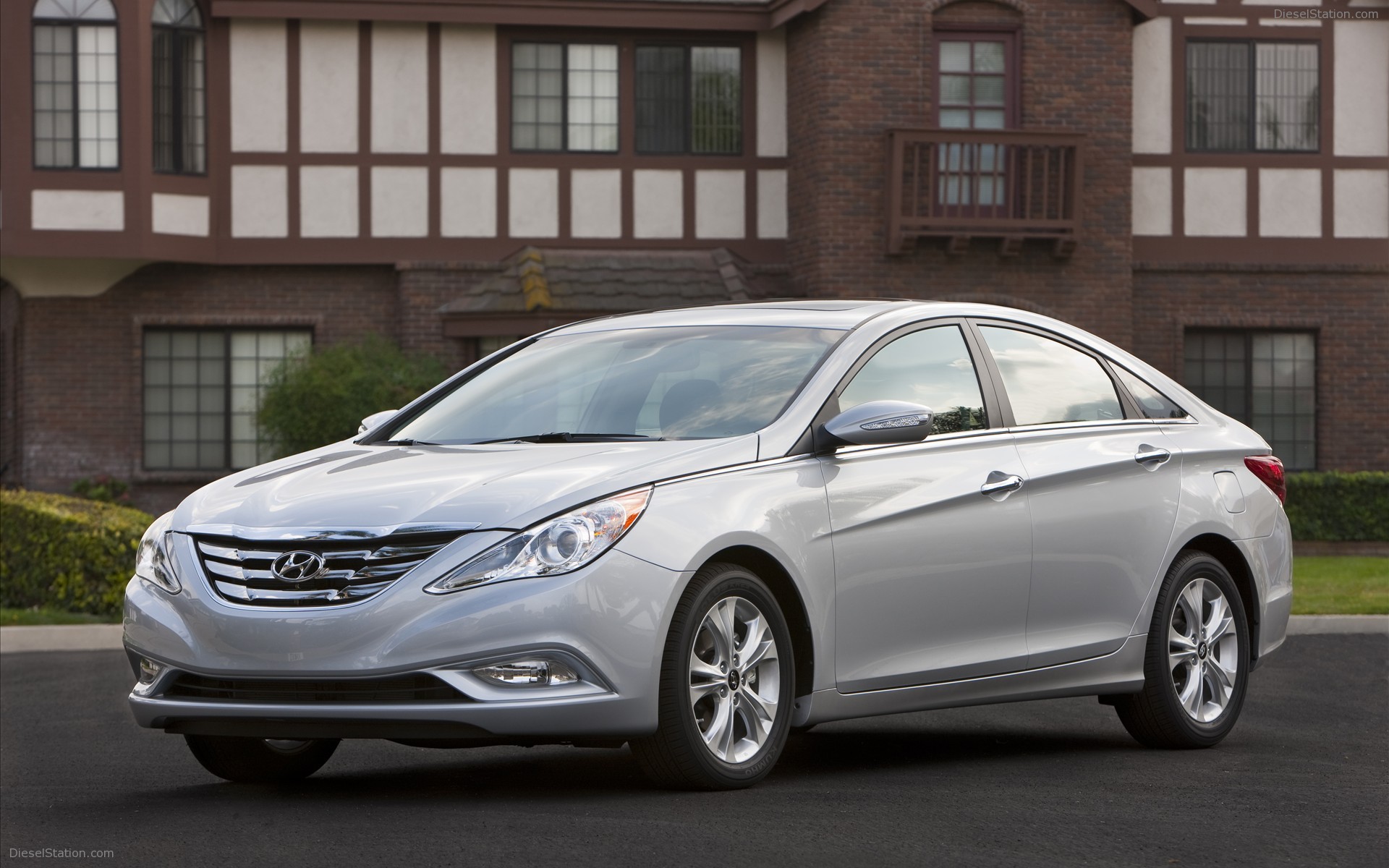 Hyundai SONATA 2011