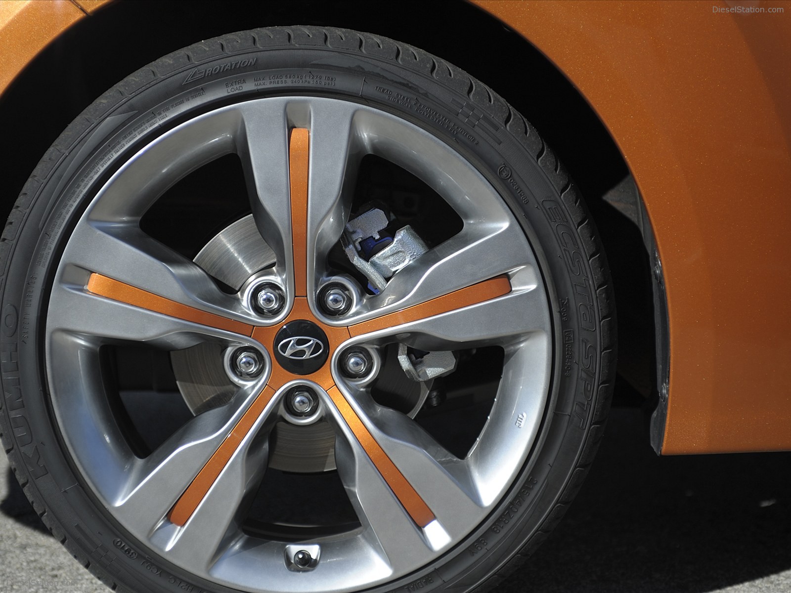 Hyundai Veloster 2012
