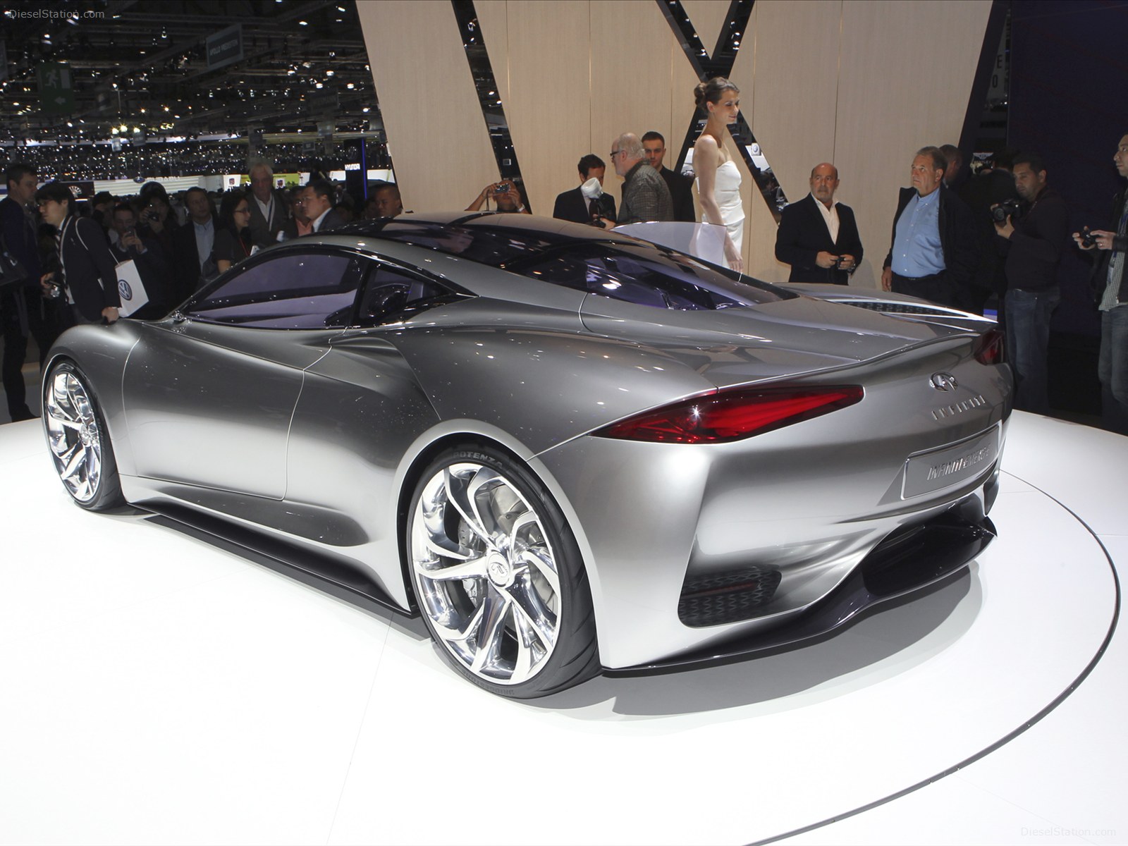 Infiniti Emerg-E 2013