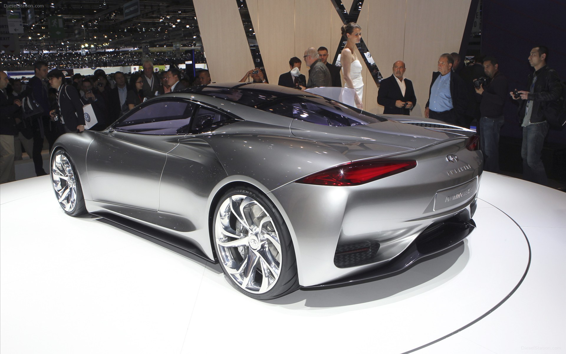 Infiniti Emerg-E 2013
