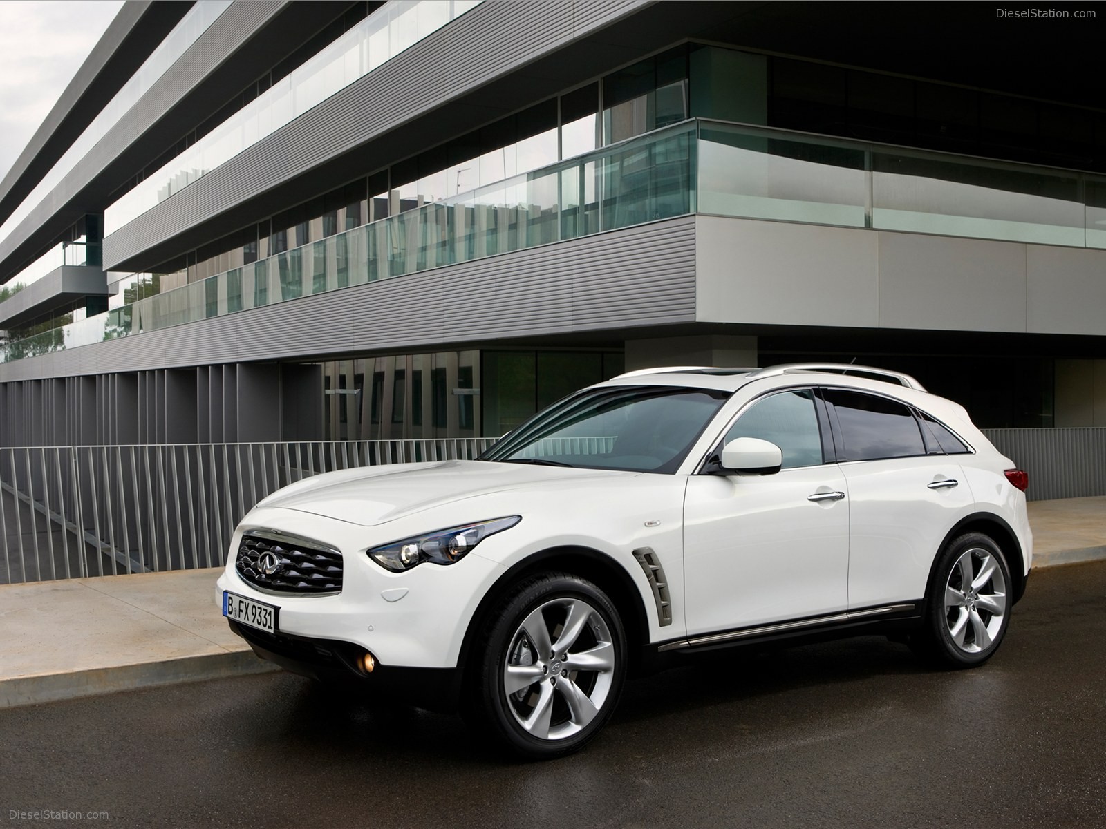 INFINITI FX 2010