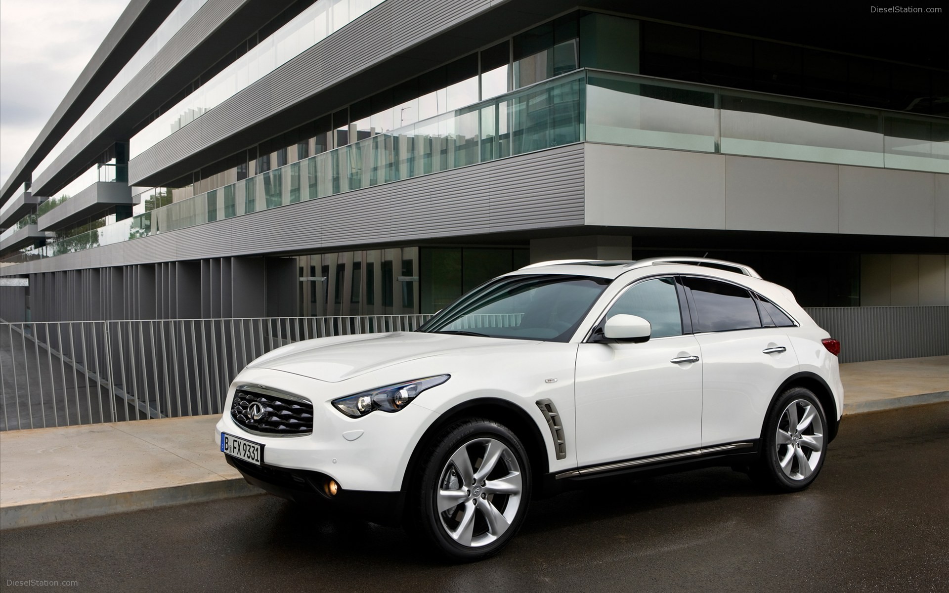 INFINITI FX 2010