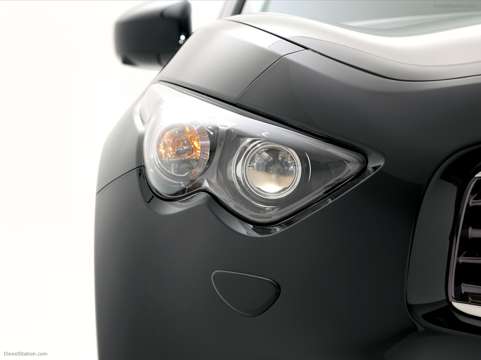 Infiniti FX30d S 2011