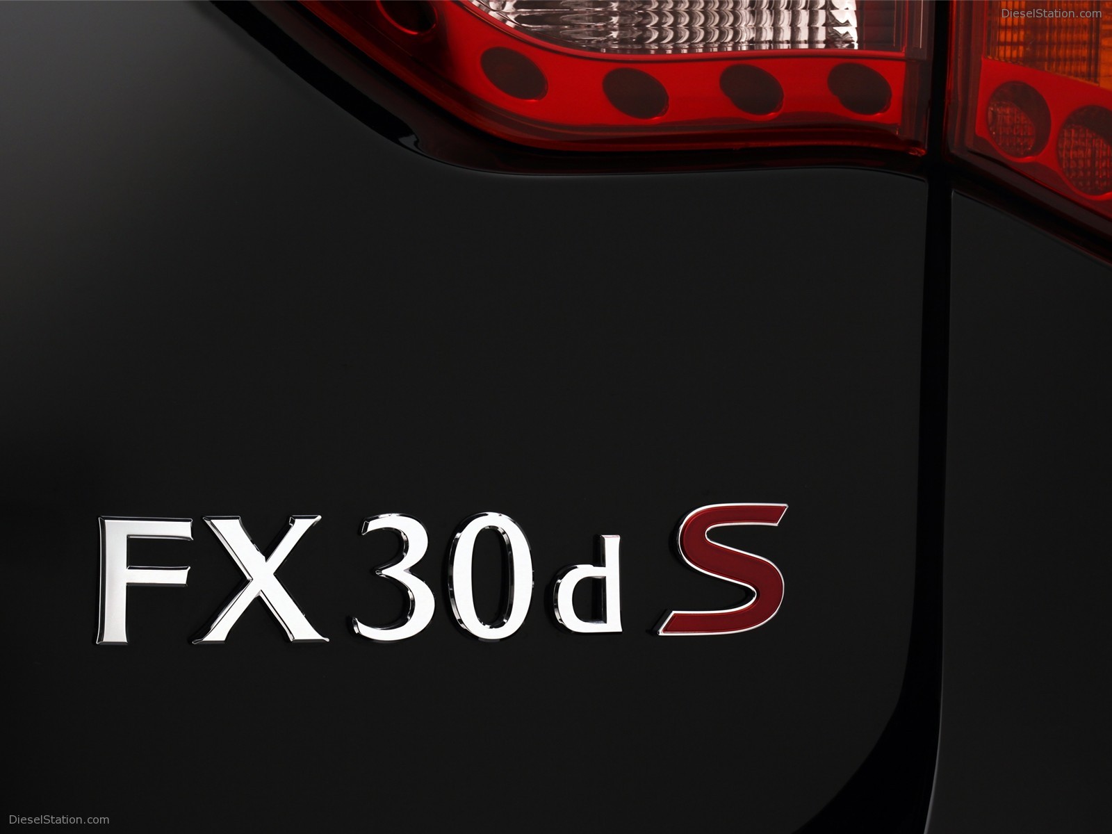 Infiniti FX30d S 2011