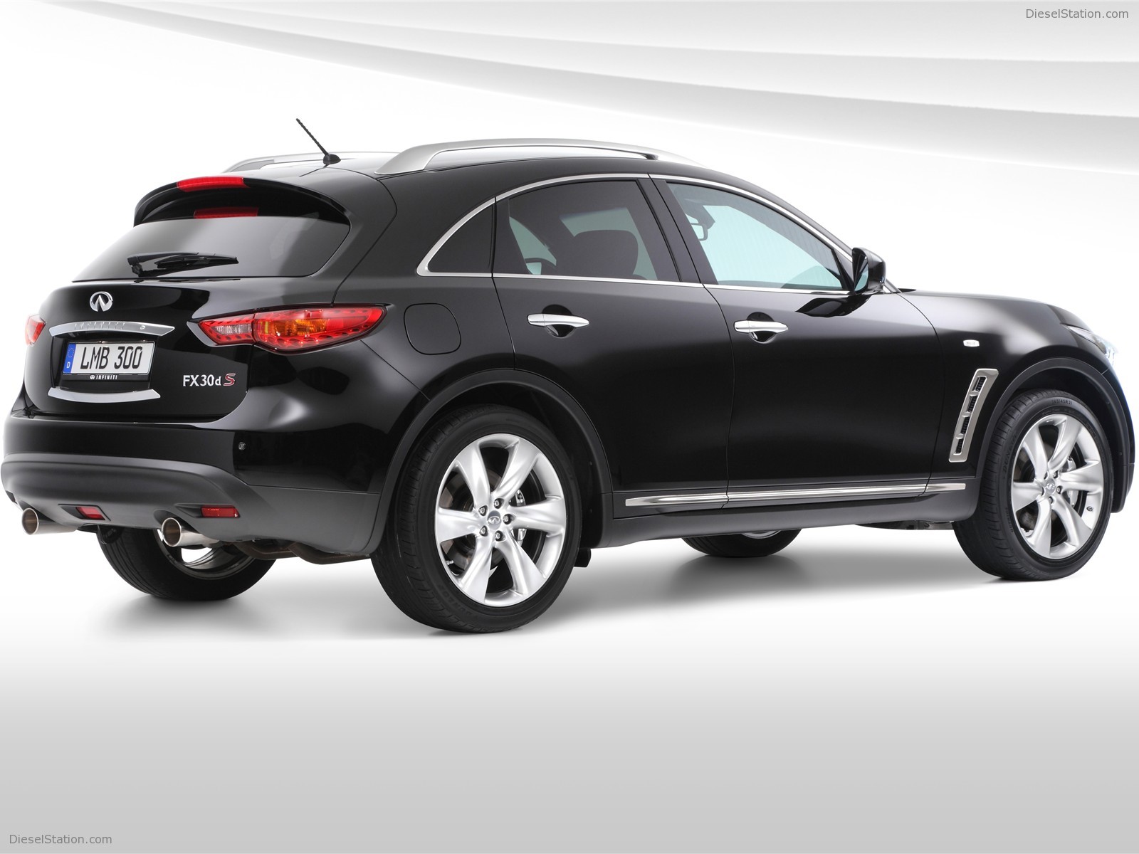 Infiniti FX30d S 2011