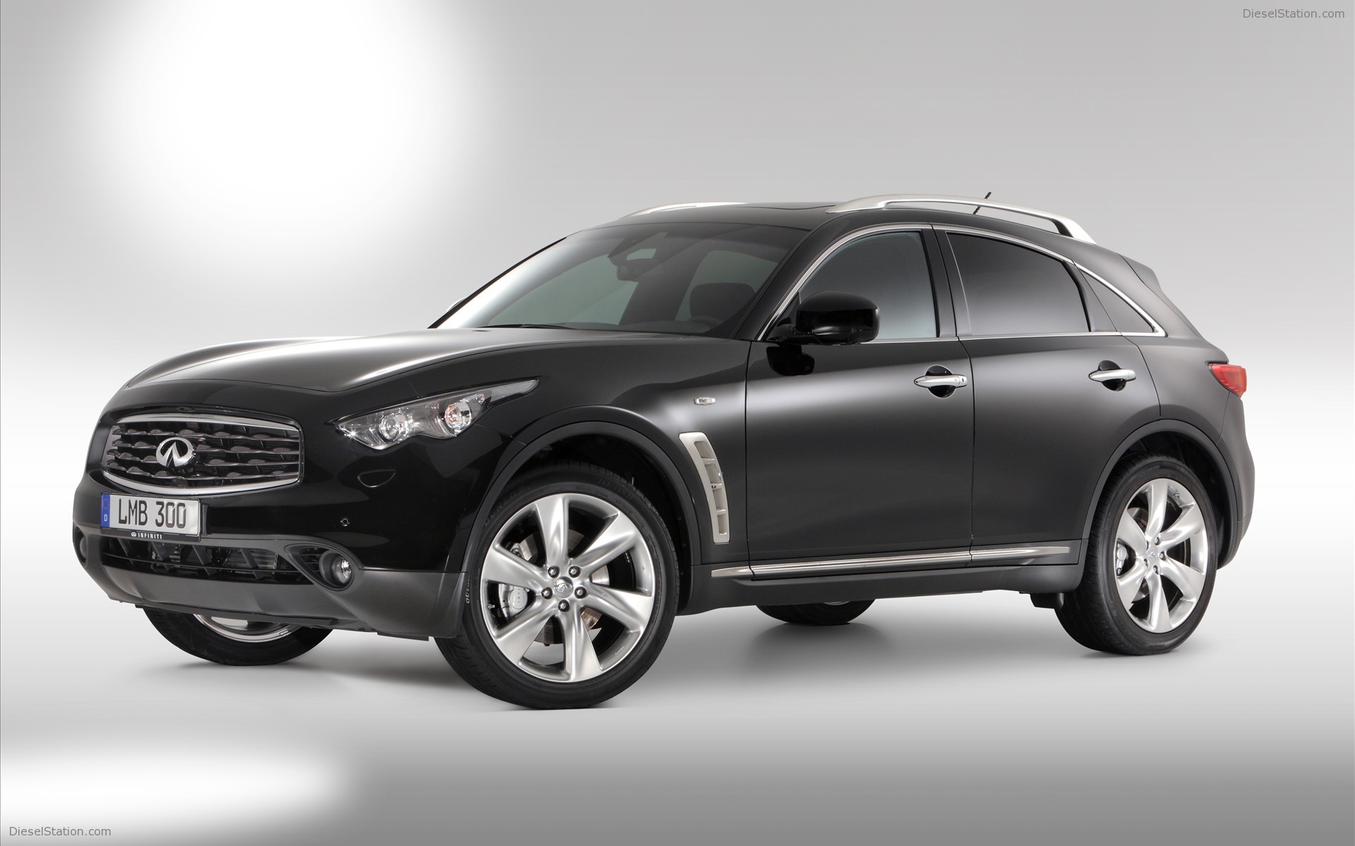 Infiniti FX30d S 2011