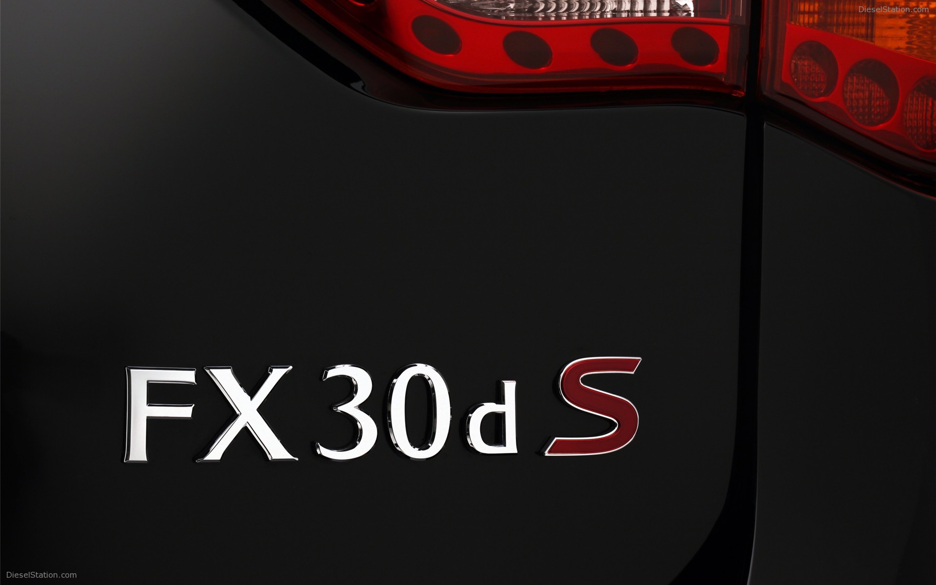 Infiniti FX30d S 2011