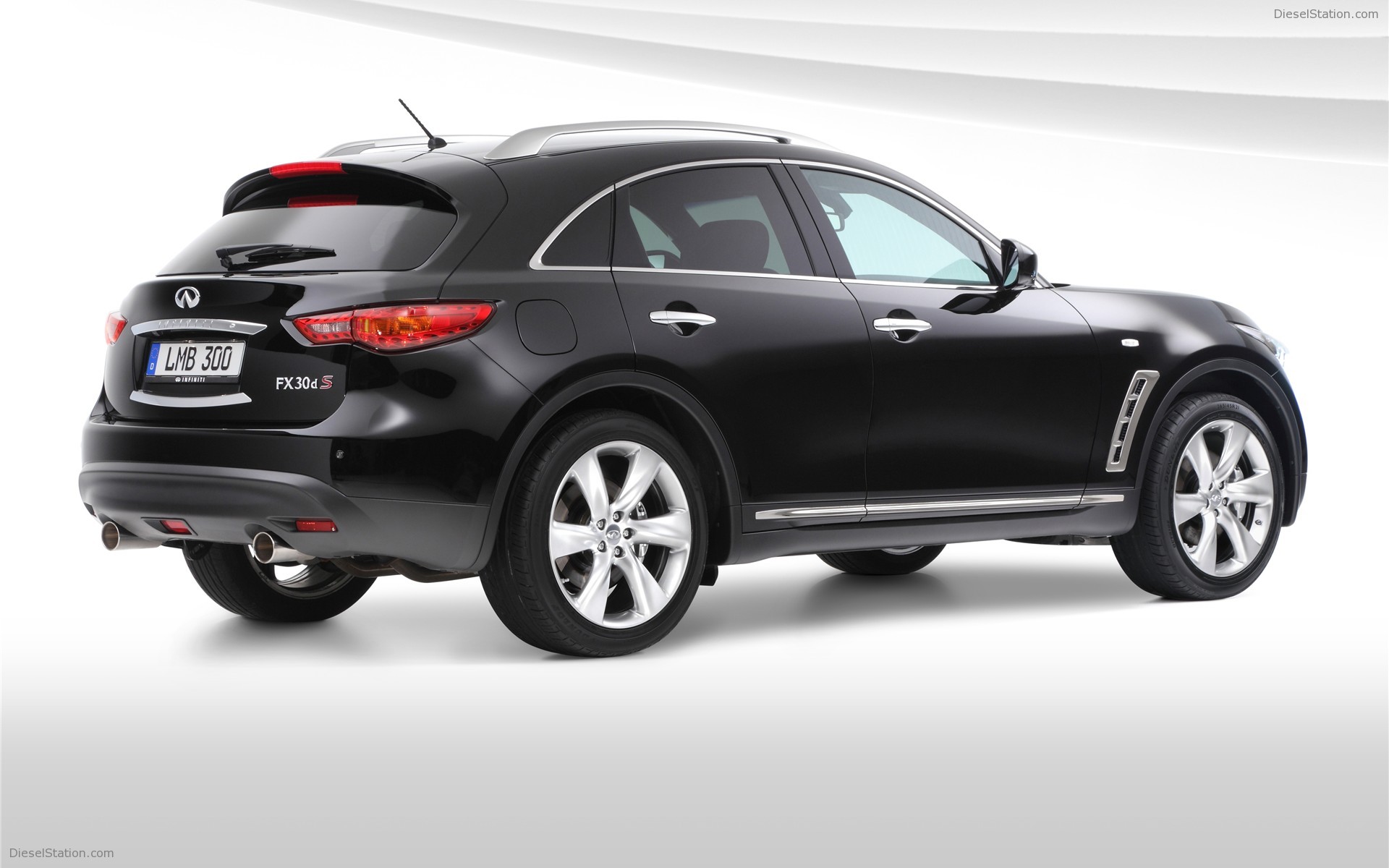 Infiniti FX30d S 2011