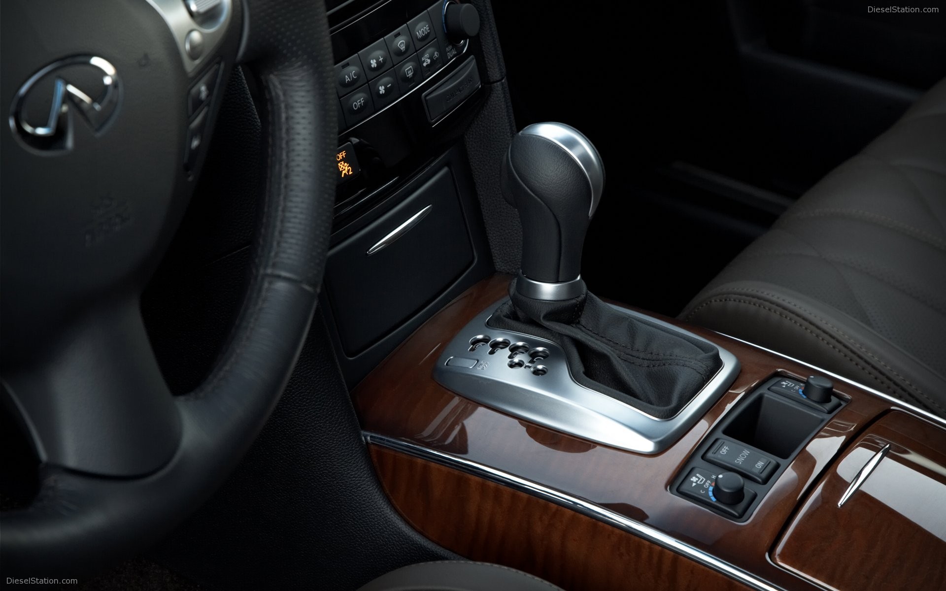 Infiniti FX (2009)