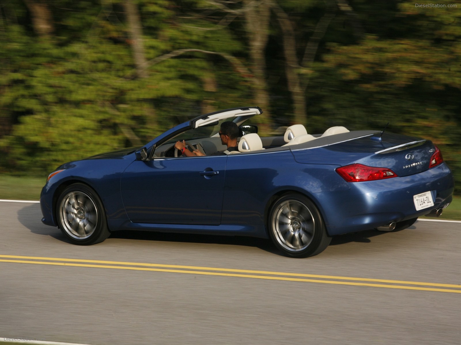 Infiniti G Convertible 2011