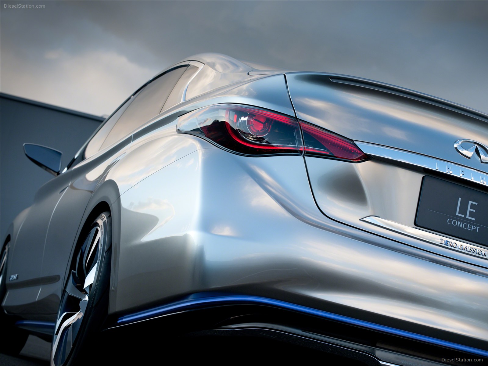 Infiniti LE Concept 2012
