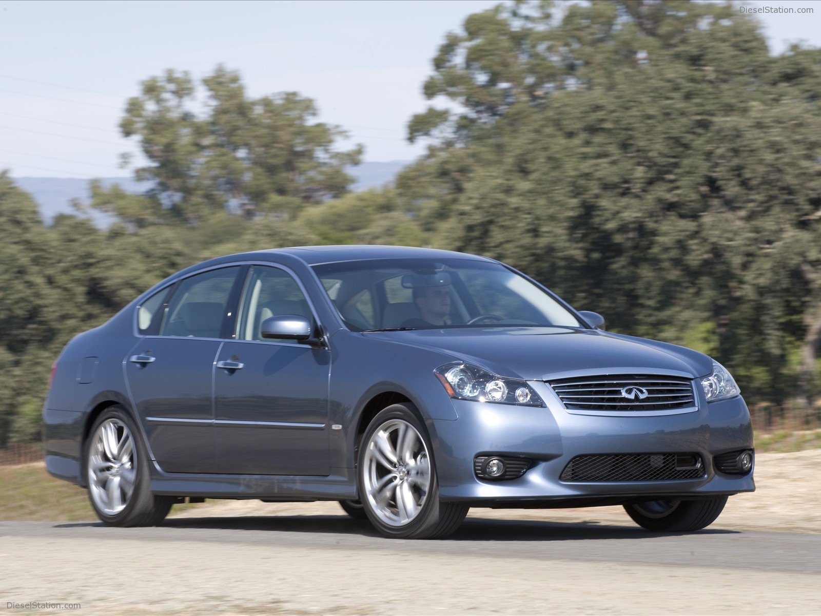 INFINITI M 2009