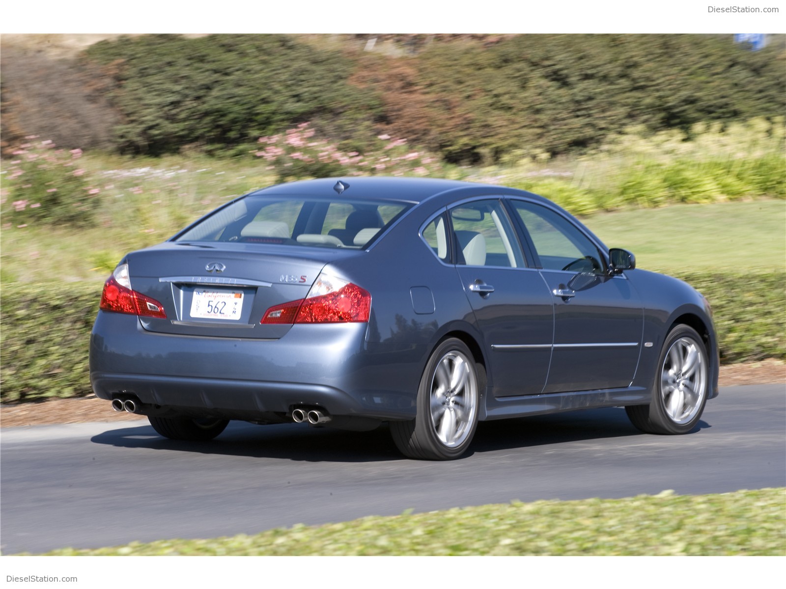 INFINITI M 2009