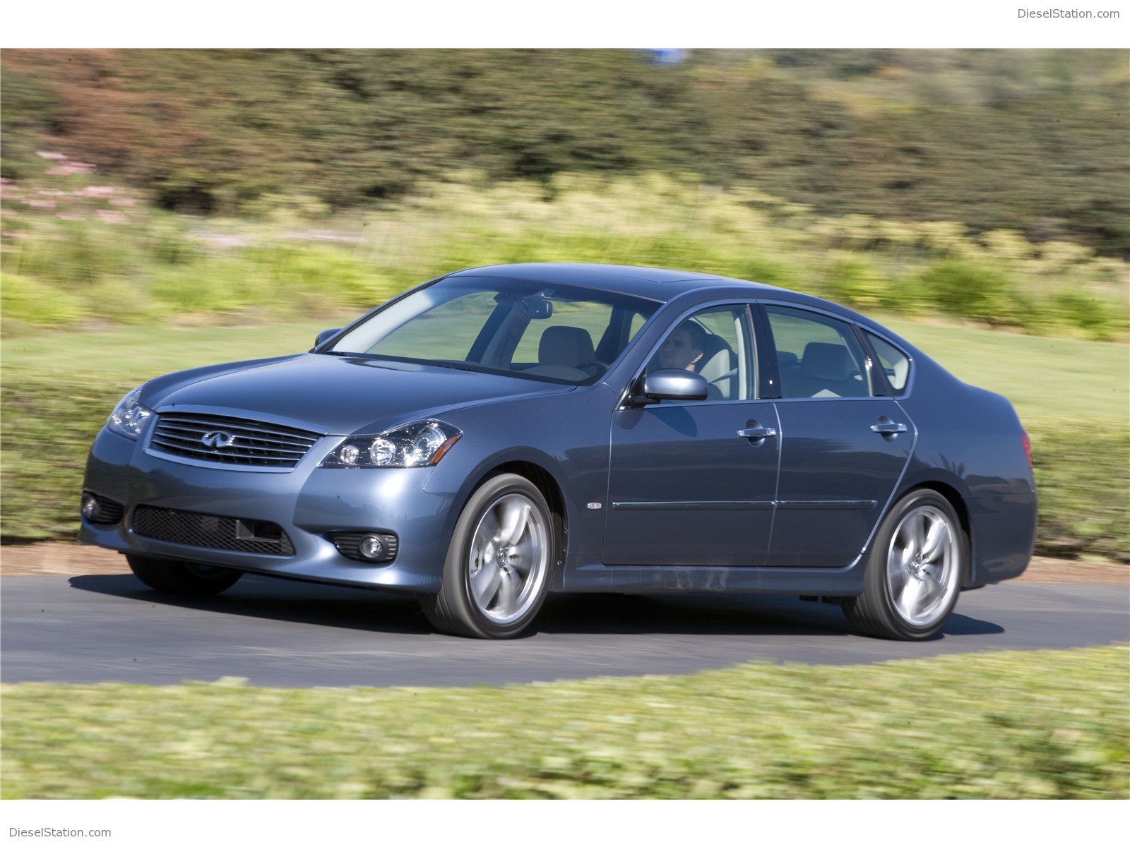 INFINITI M 2009