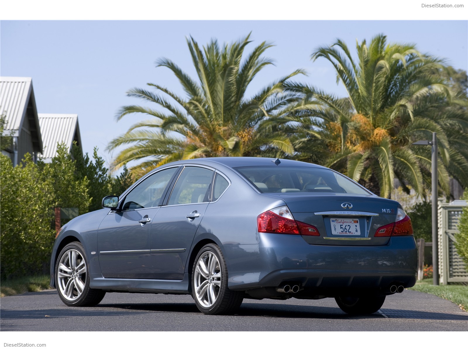 INFINITI M 2009