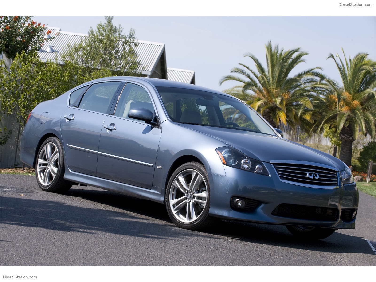 INFINITI M 2009