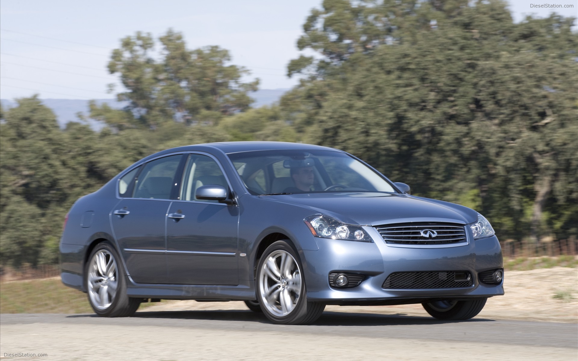 INFINITI M 2009