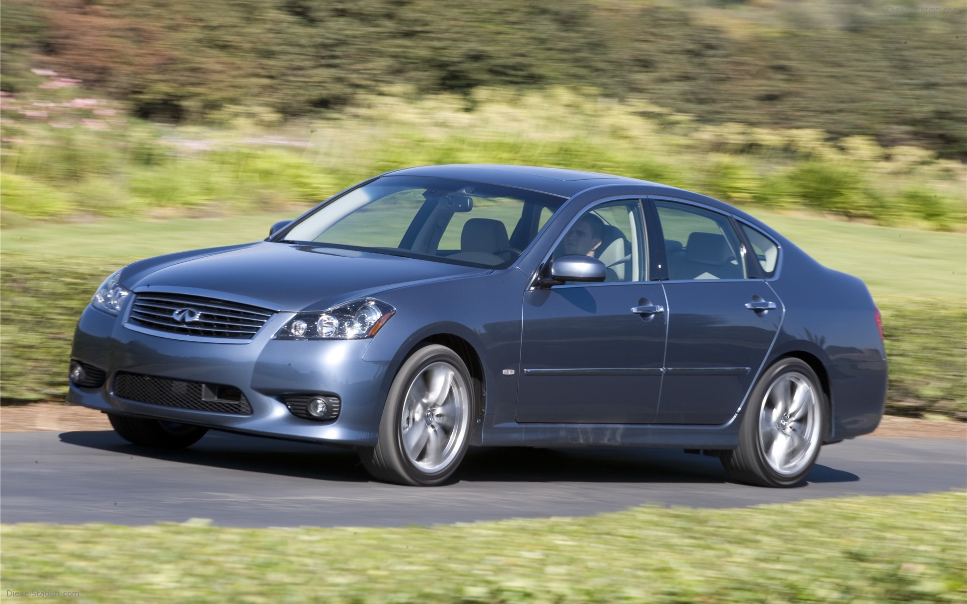 INFINITI M 2009