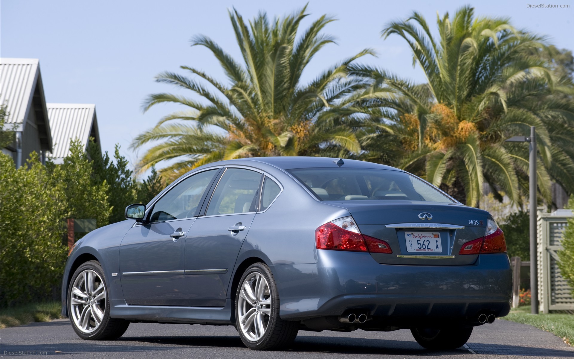 INFINITI M 2009
