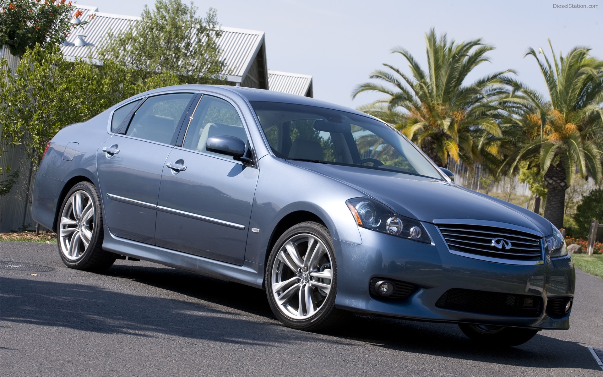 INFINITI M 2009