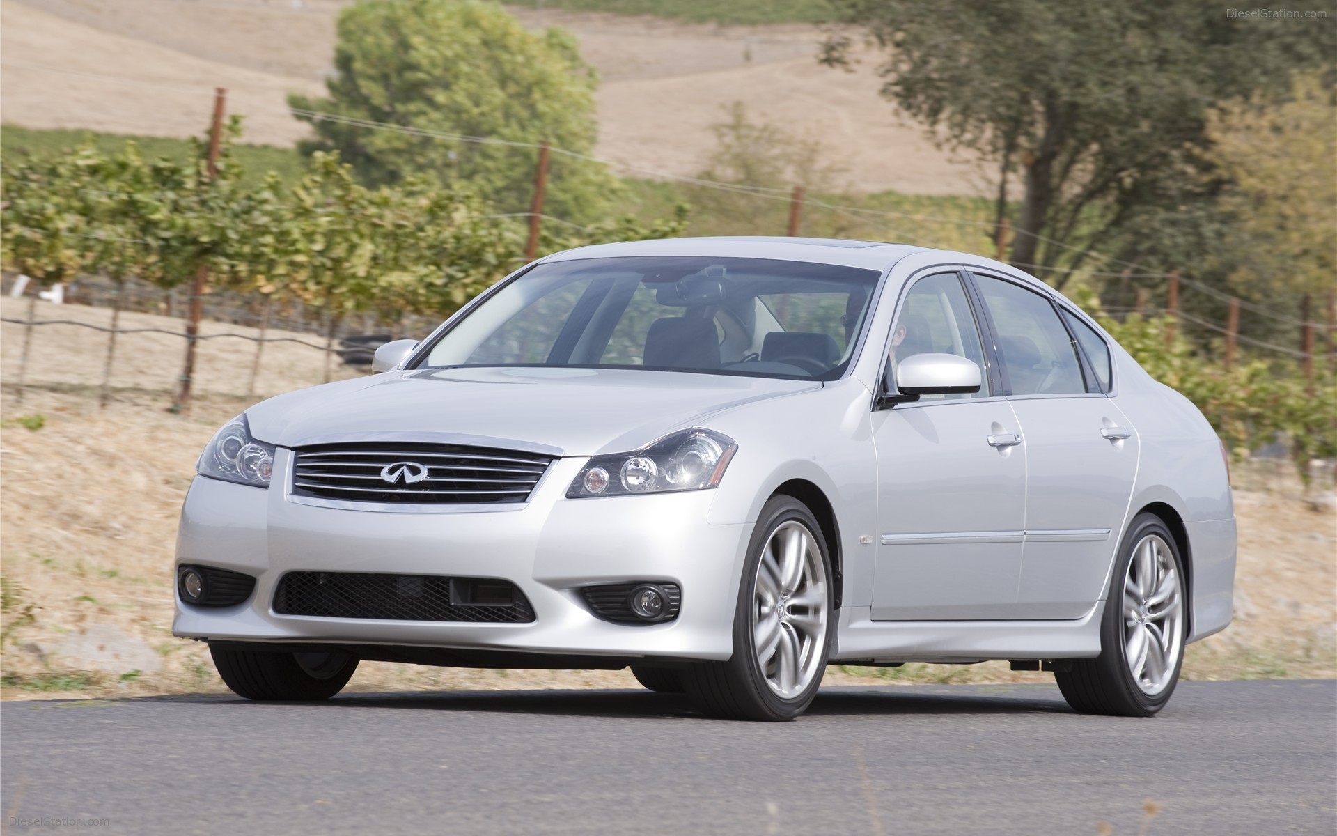 INFINITI M 2009