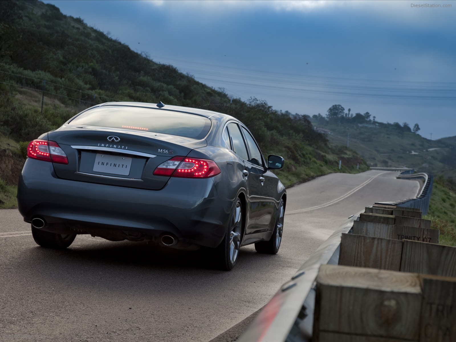 Infiniti M 2012
