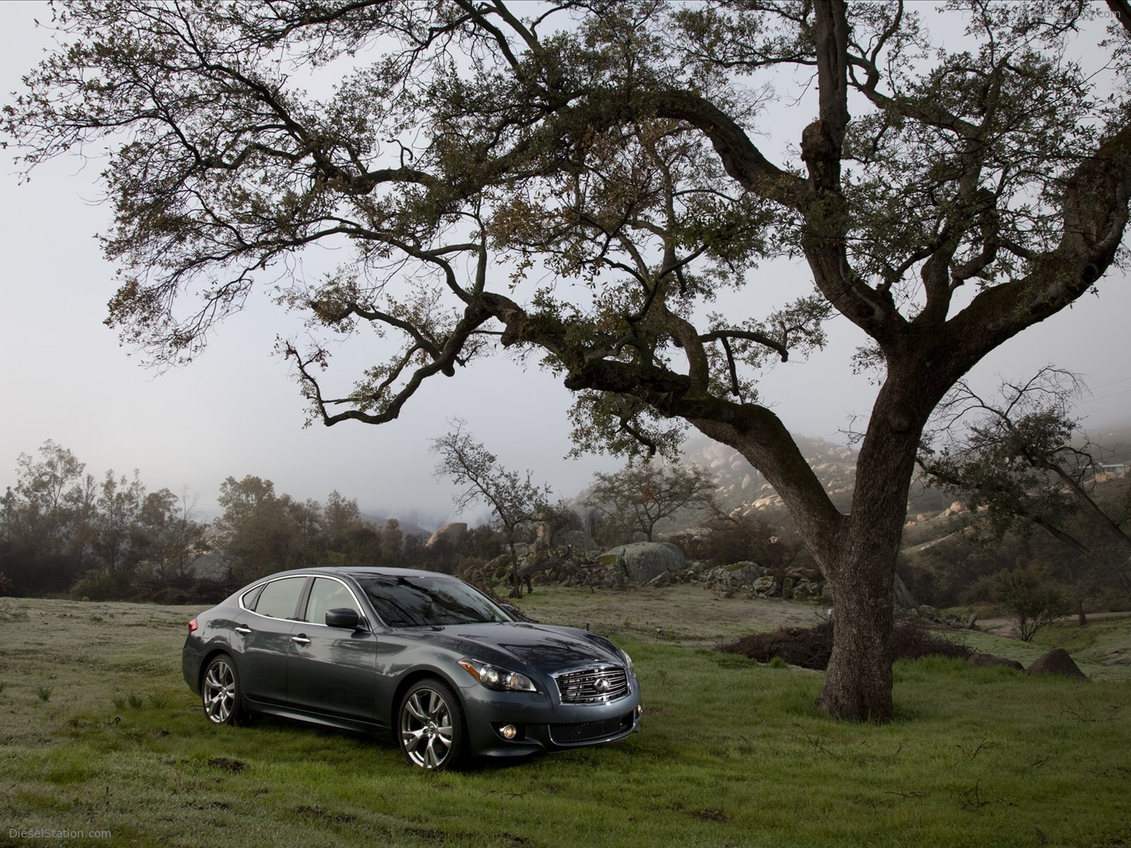 Infiniti M 2012