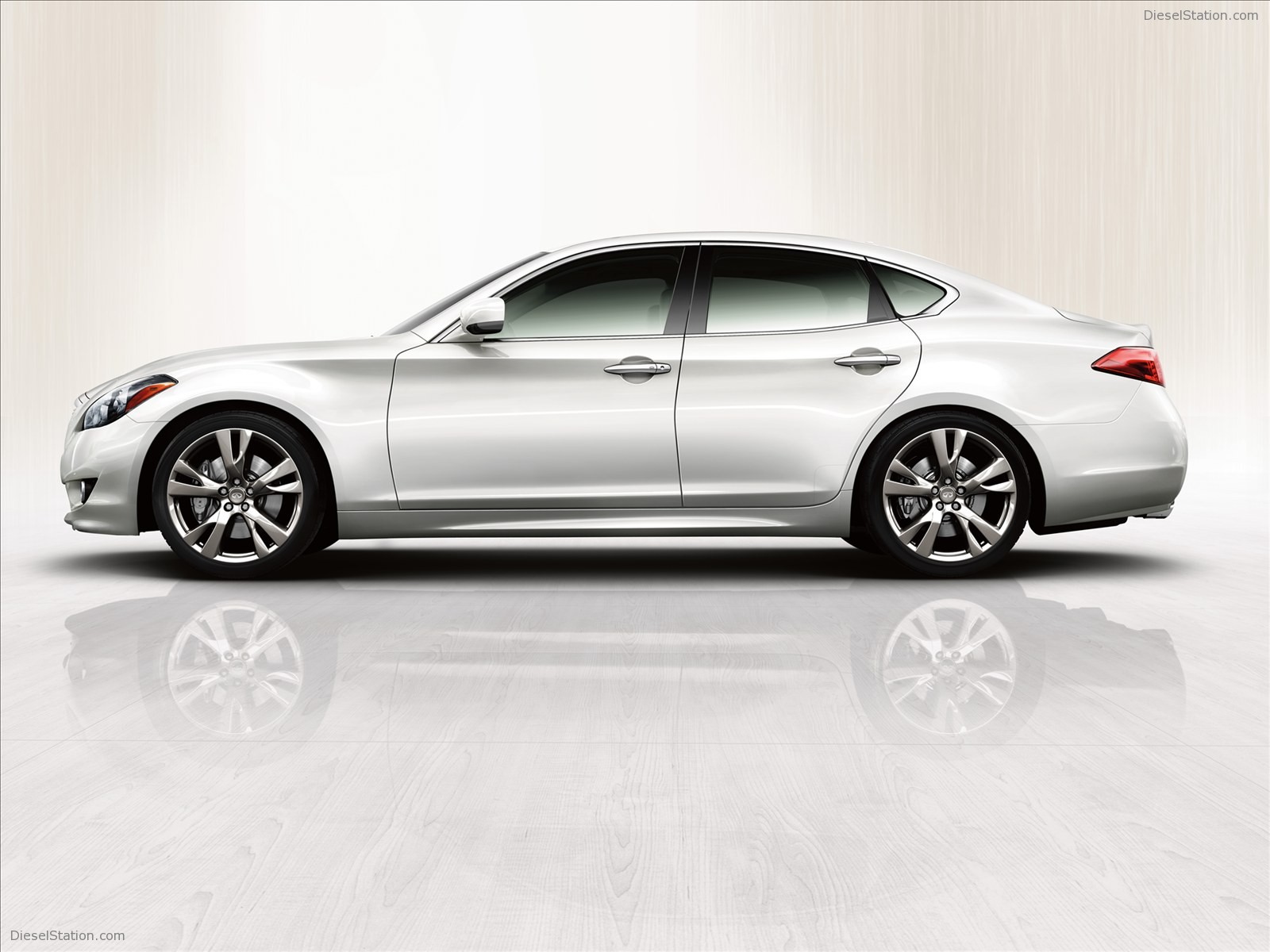 Infiniti M 2012