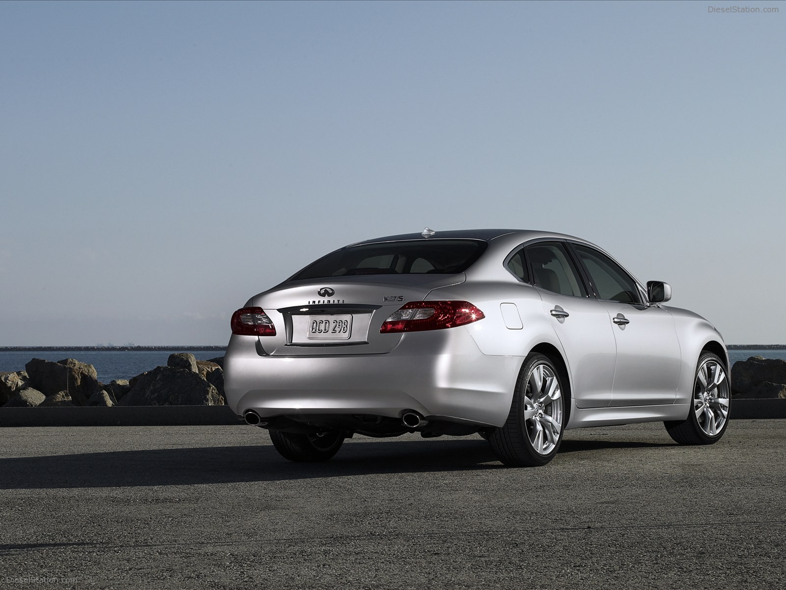 Infiniti M 2012