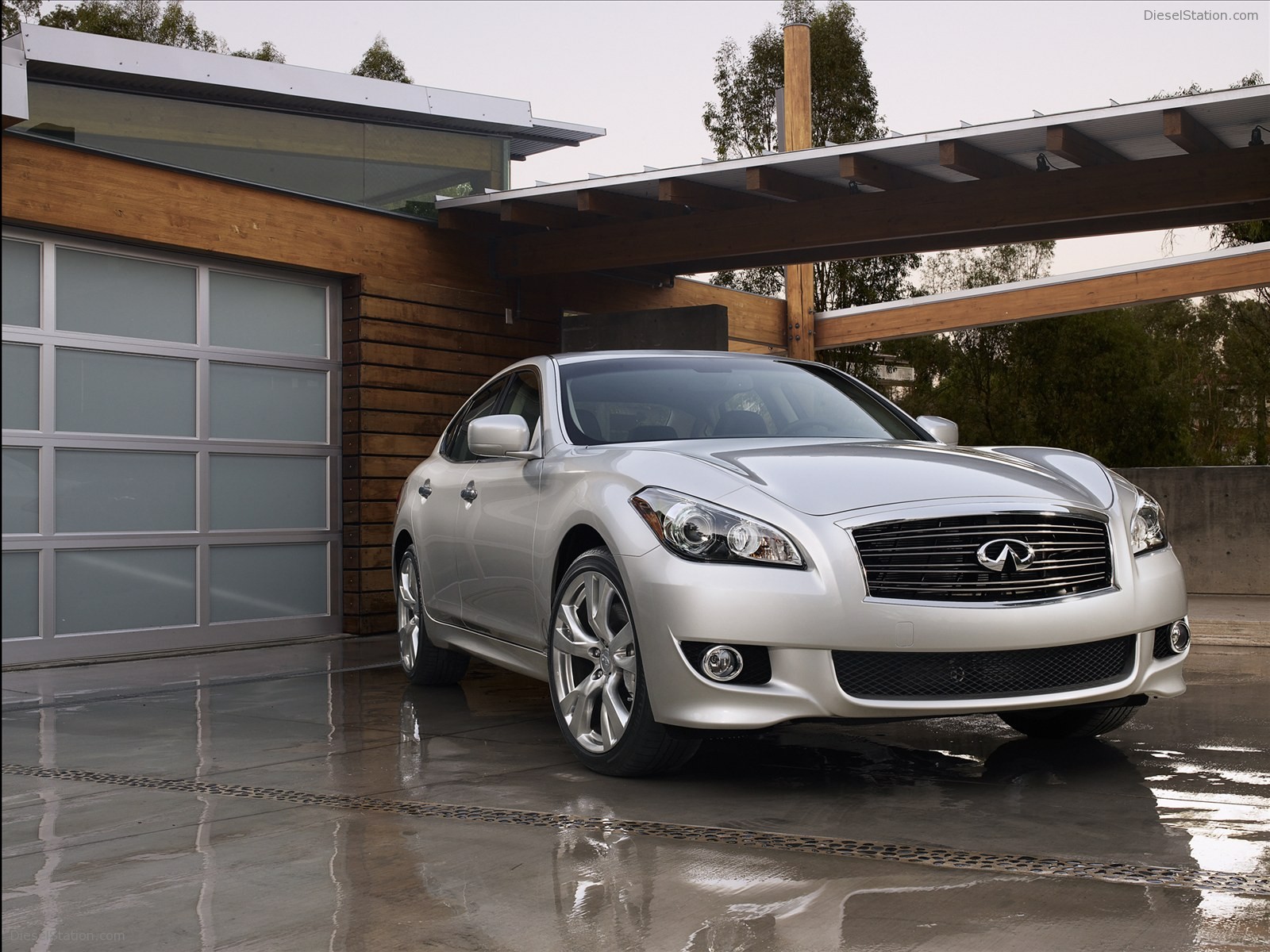 Infiniti M 2012