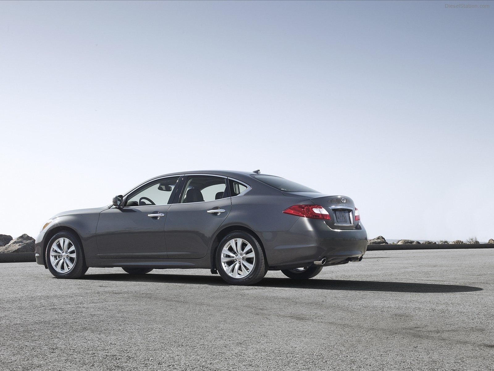 Infiniti M 2012