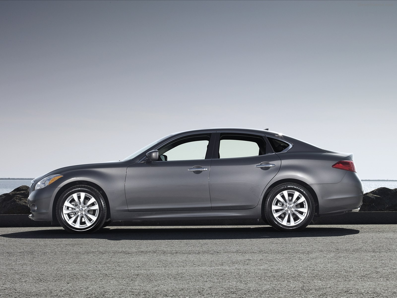 Infiniti M 2012