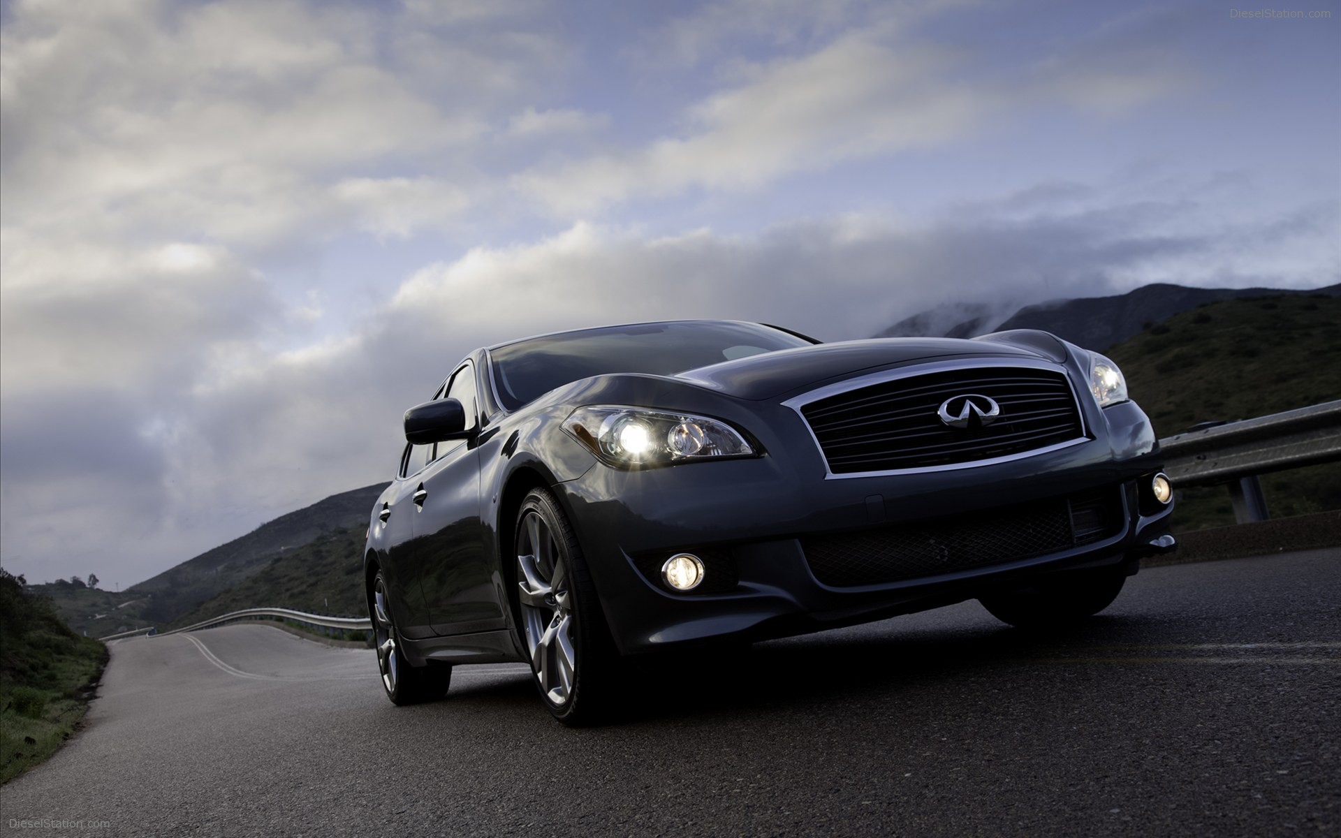 Infiniti M 2012
