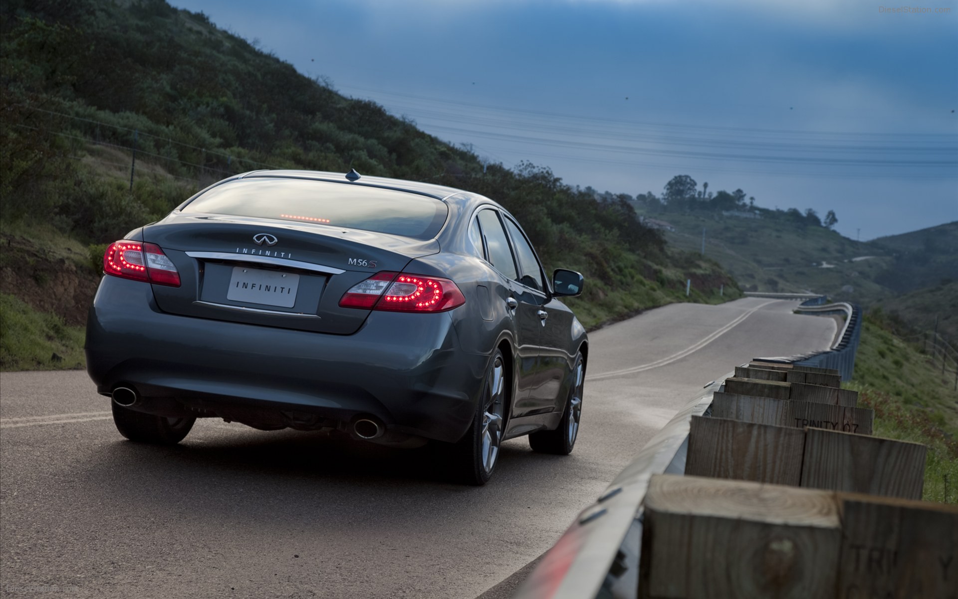 Infiniti M 2012
